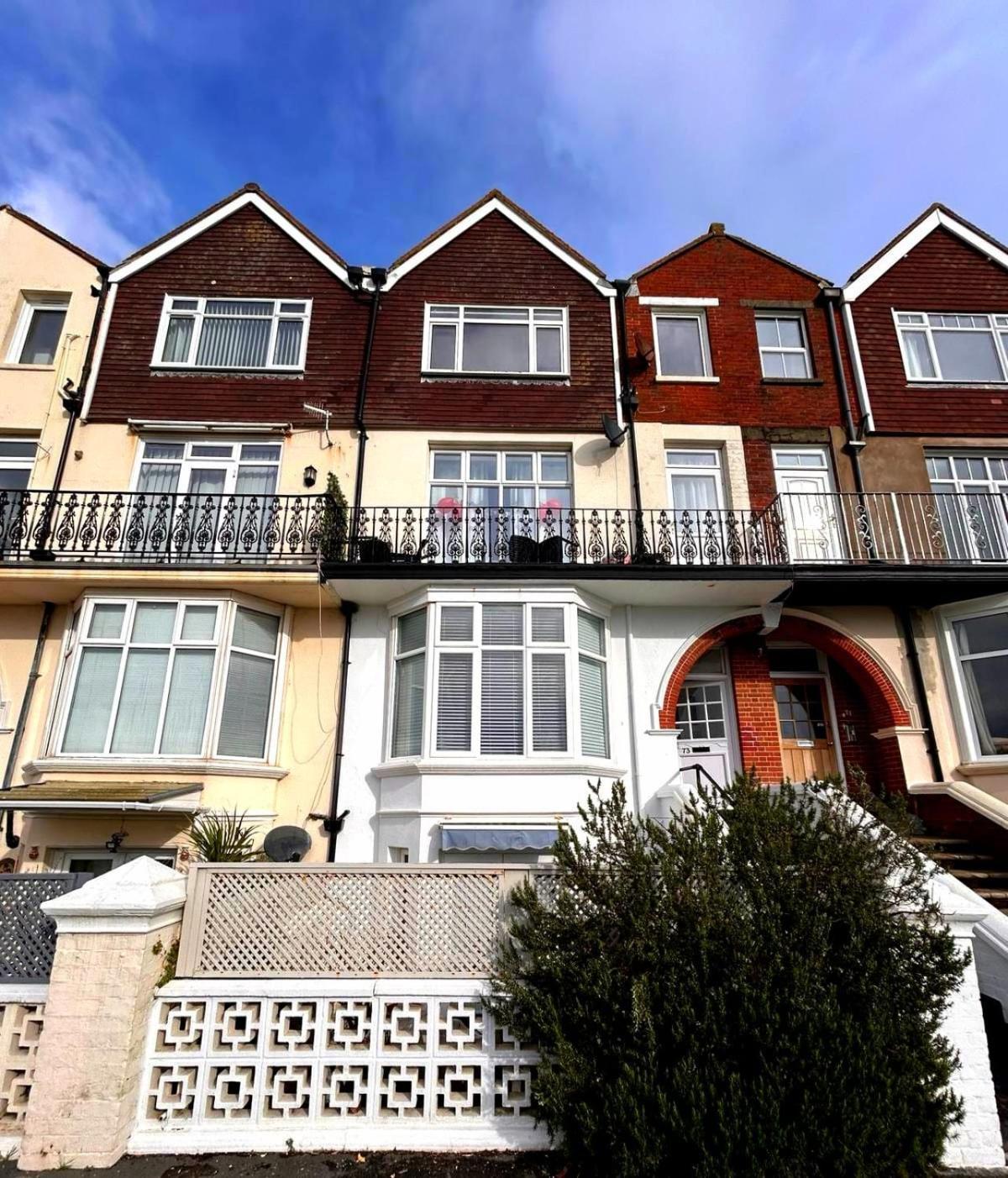 Seaview 2 Bedroom Apartment Littlehampton Bagian luar foto